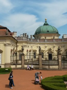 CHATY, CHALUPY, LÁZNĚ, HOTELY A PENZIONY